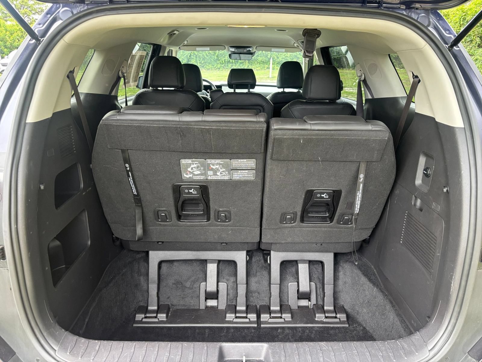 Used 2026 Kia Carnival FWD image 33
