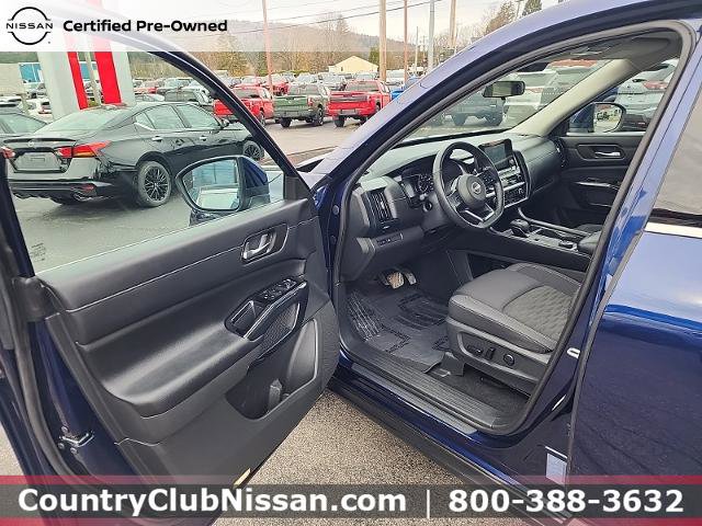 Certified 2022 Nissan Pathfinder SV image 10