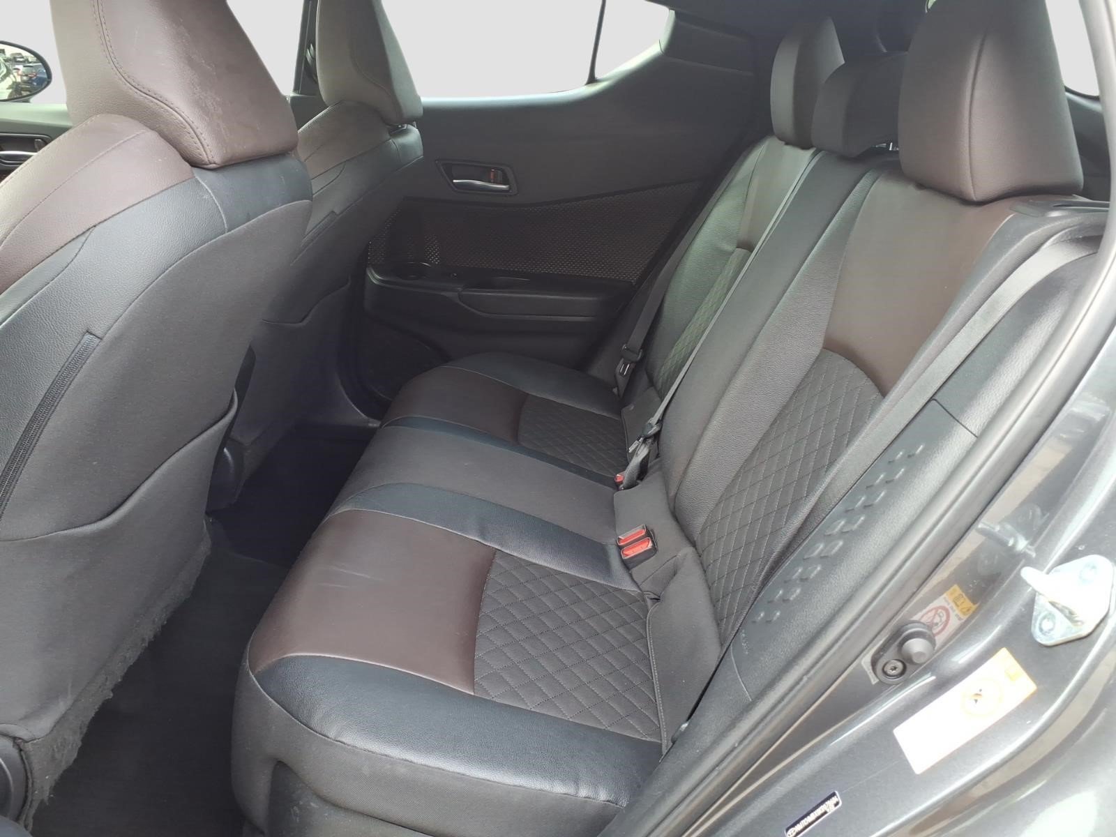 Used 2019 Toyota C-HR Limited FWD image 14