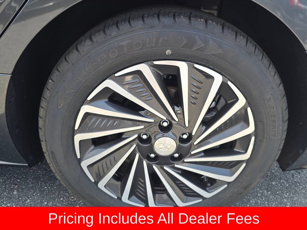 Used 2023 Hyundai Sonata Limited w/ Cargo Package FWD image 12