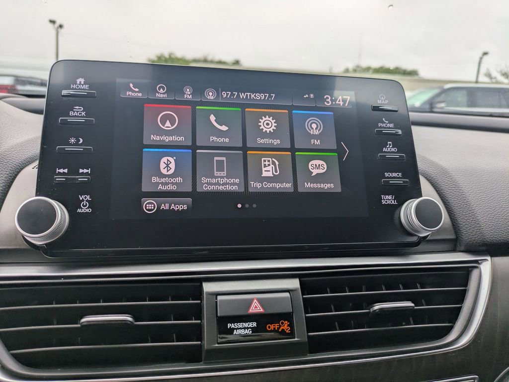 Used 2018 Honda Accord Touring image 19
