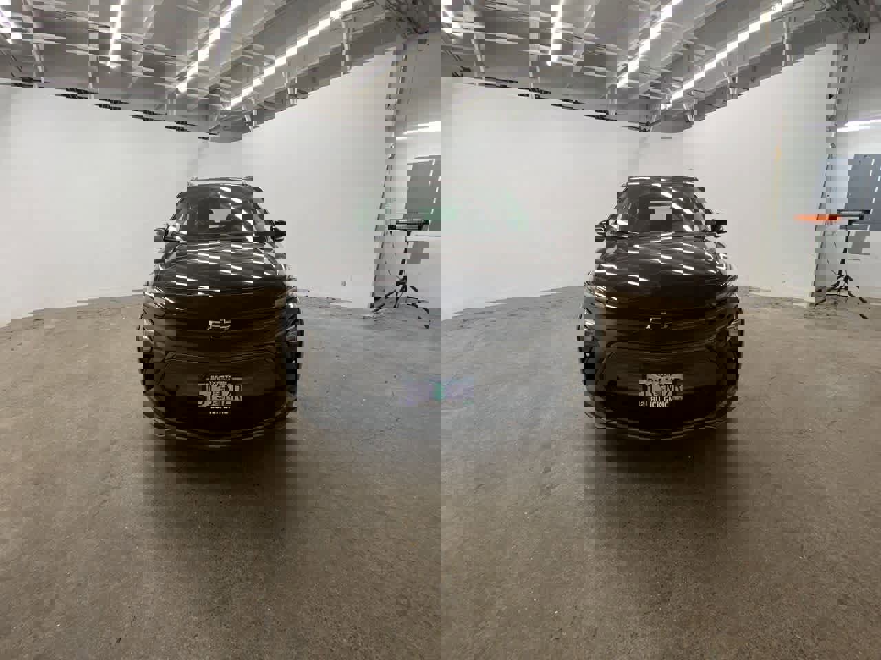 Used 2023 Chevrolet Bolt EUV LT w/ Convenience Package image 9