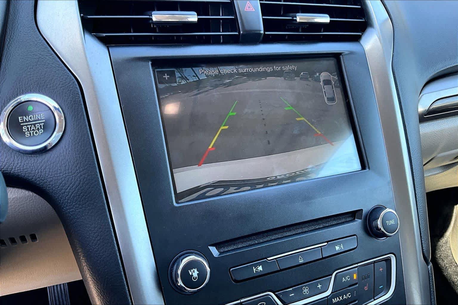 Used 2017 Ford Fusion Energi SE FWD image 25
