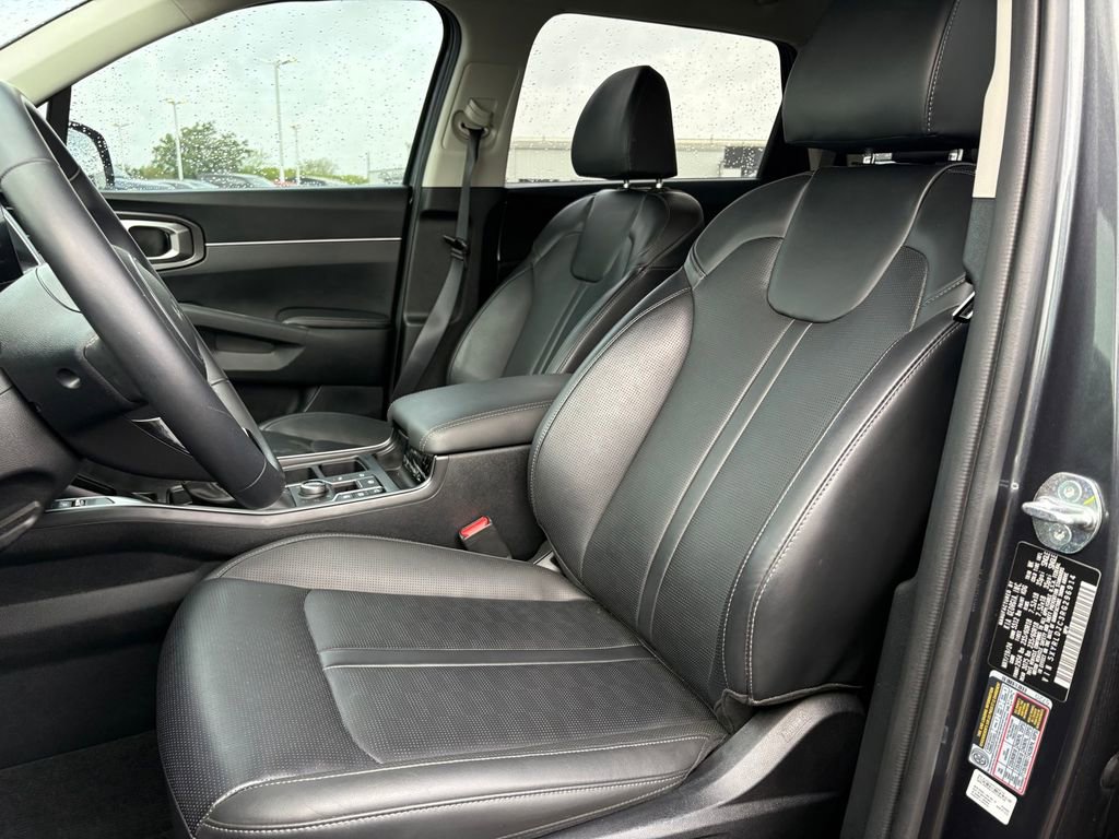 Certified 2024 Kia Sorento S image 12