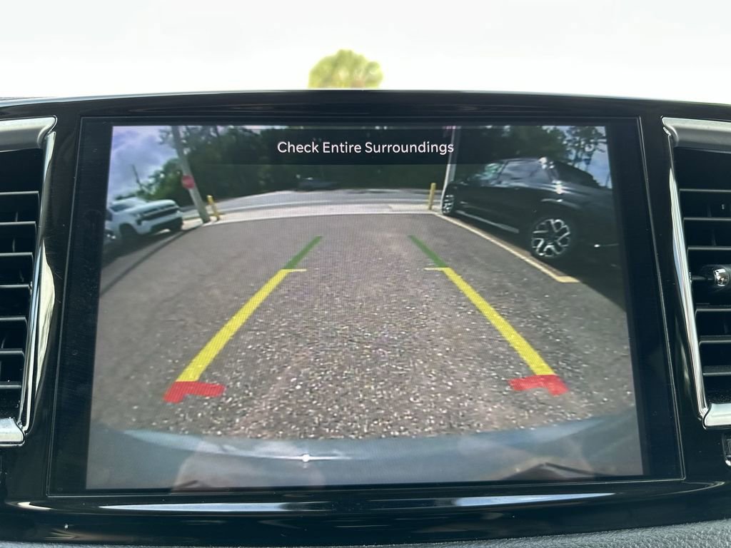 Used 2023 Chrysler Pacifica Limited FWD image 25