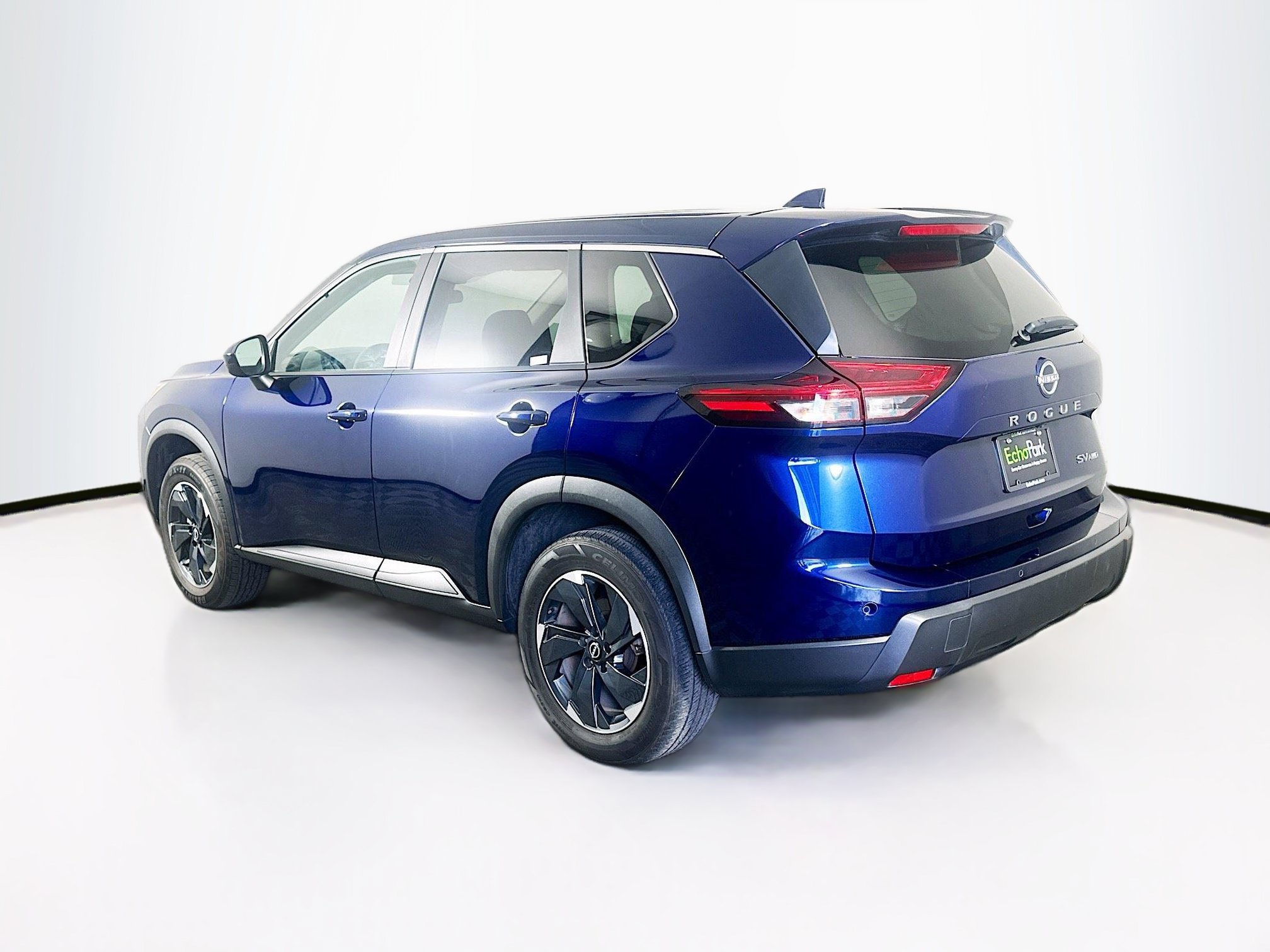 Used 2024 Nissan Rogue SV AWD/4WD image 5
