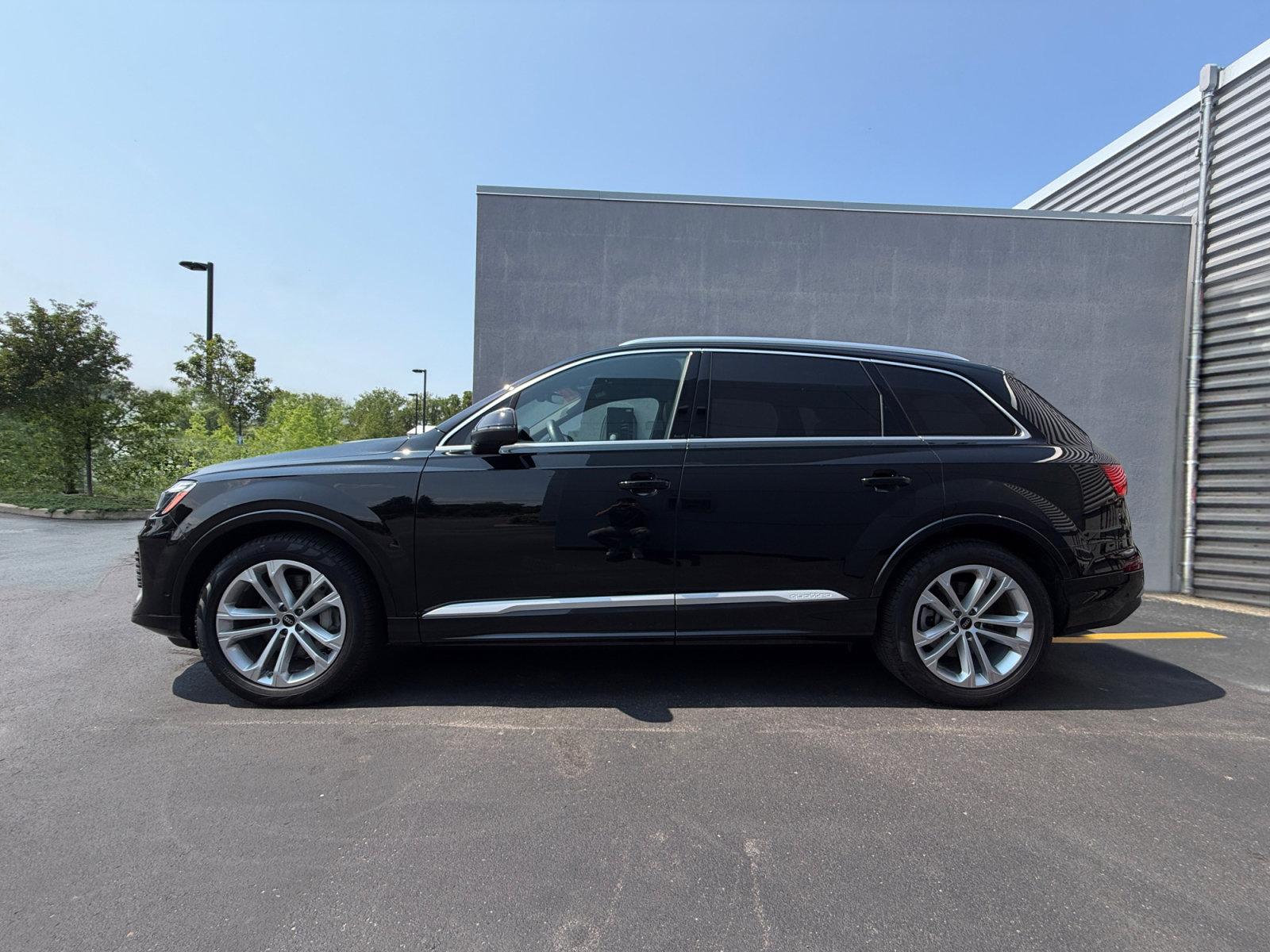 Used 2025 Audi Q7 3.0T Prestige AWD/4WD image 2