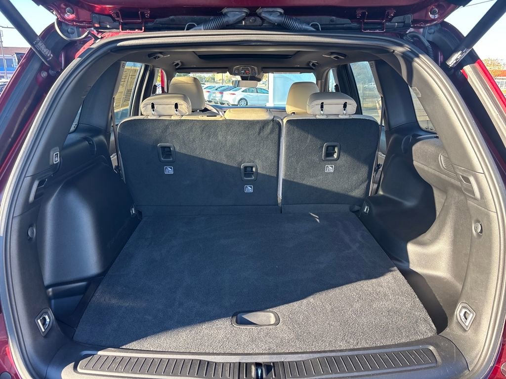 Used 2025 Jeep Grand Cherokee Limited w/ Black Appearance Package image 25