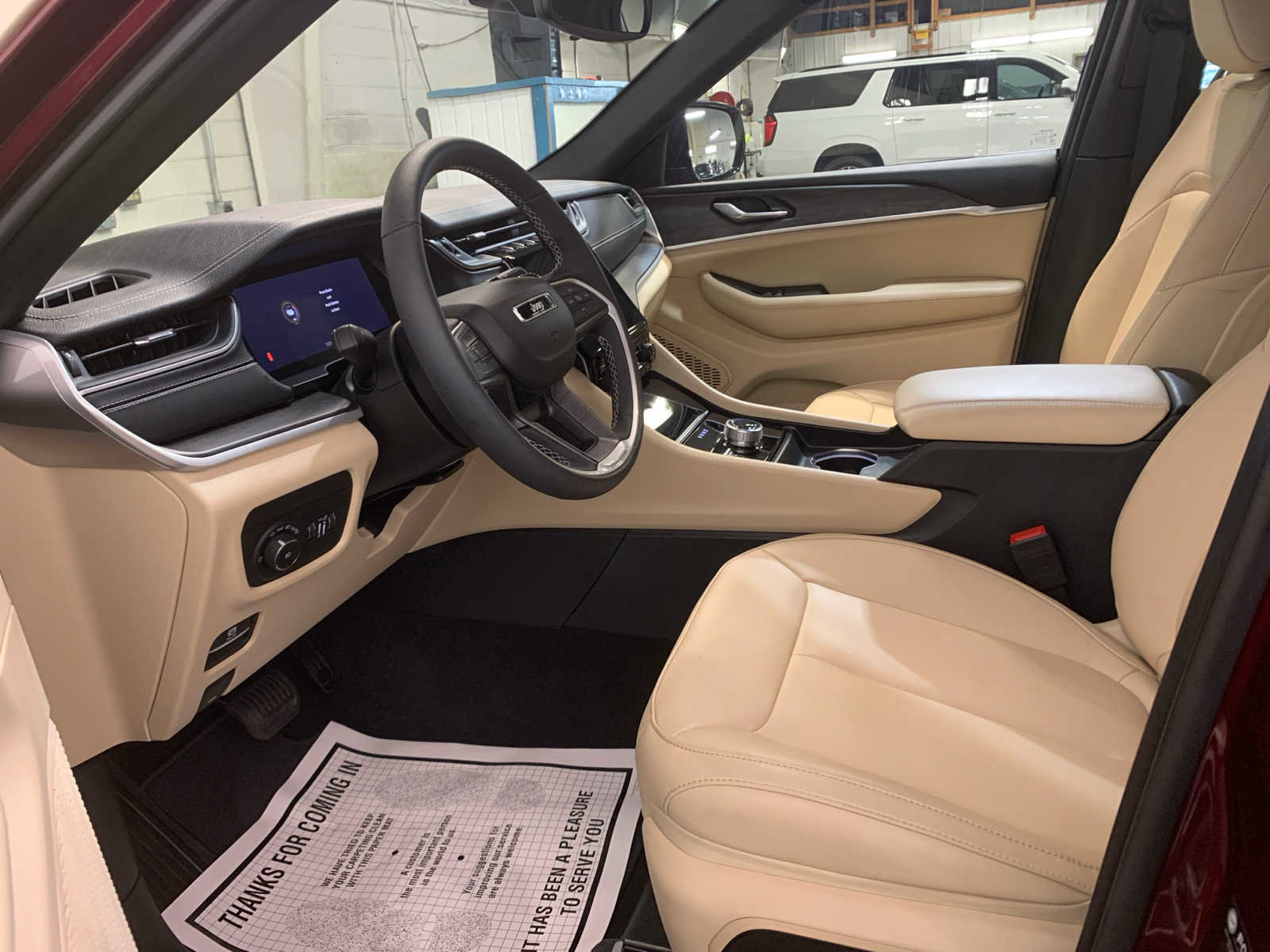 Used 2024 Jeep Grand Cherokee Limited w/ Trailer Tow Package image 9