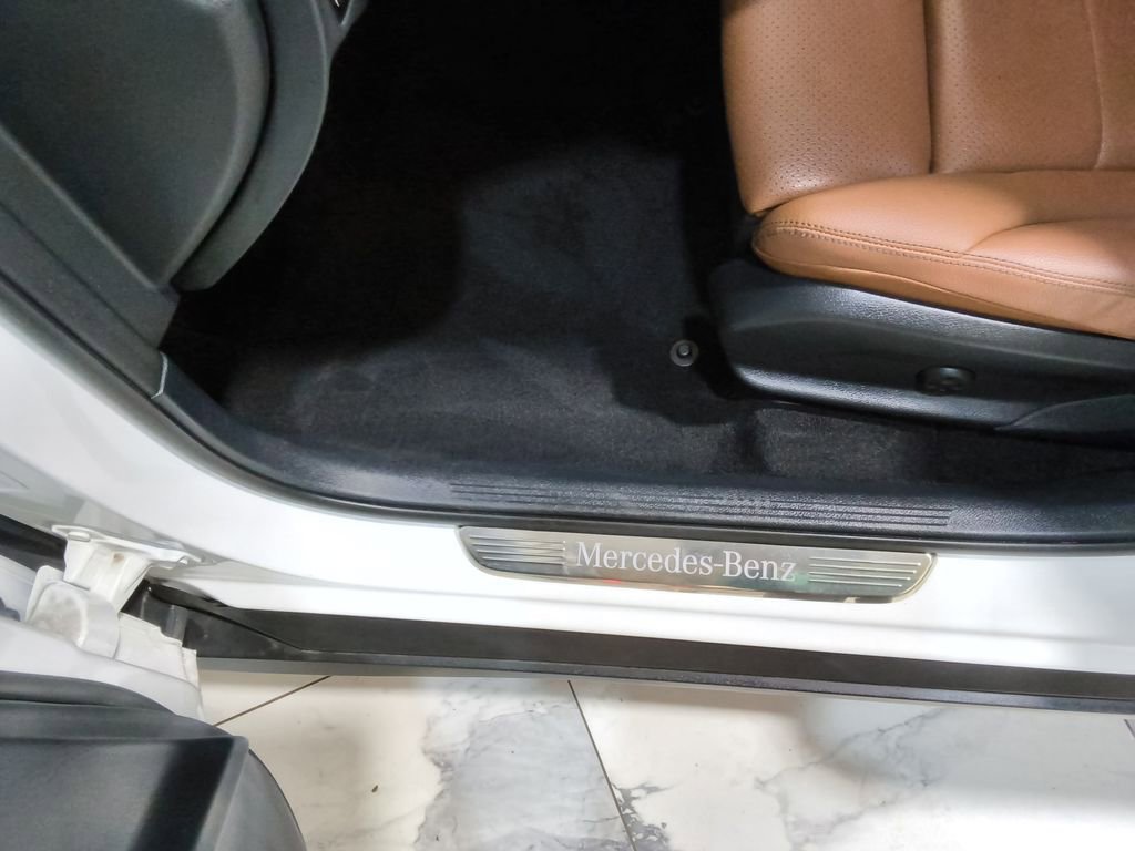 Used 2023 Mercedes-Benz GLC 300 4MATIC Coupe image 13