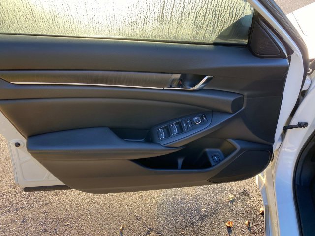 Used 2019 Honda Accord EX image 11