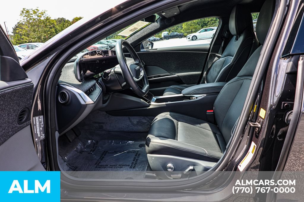 Used 2024 Lucid Air Pure RWD image 17