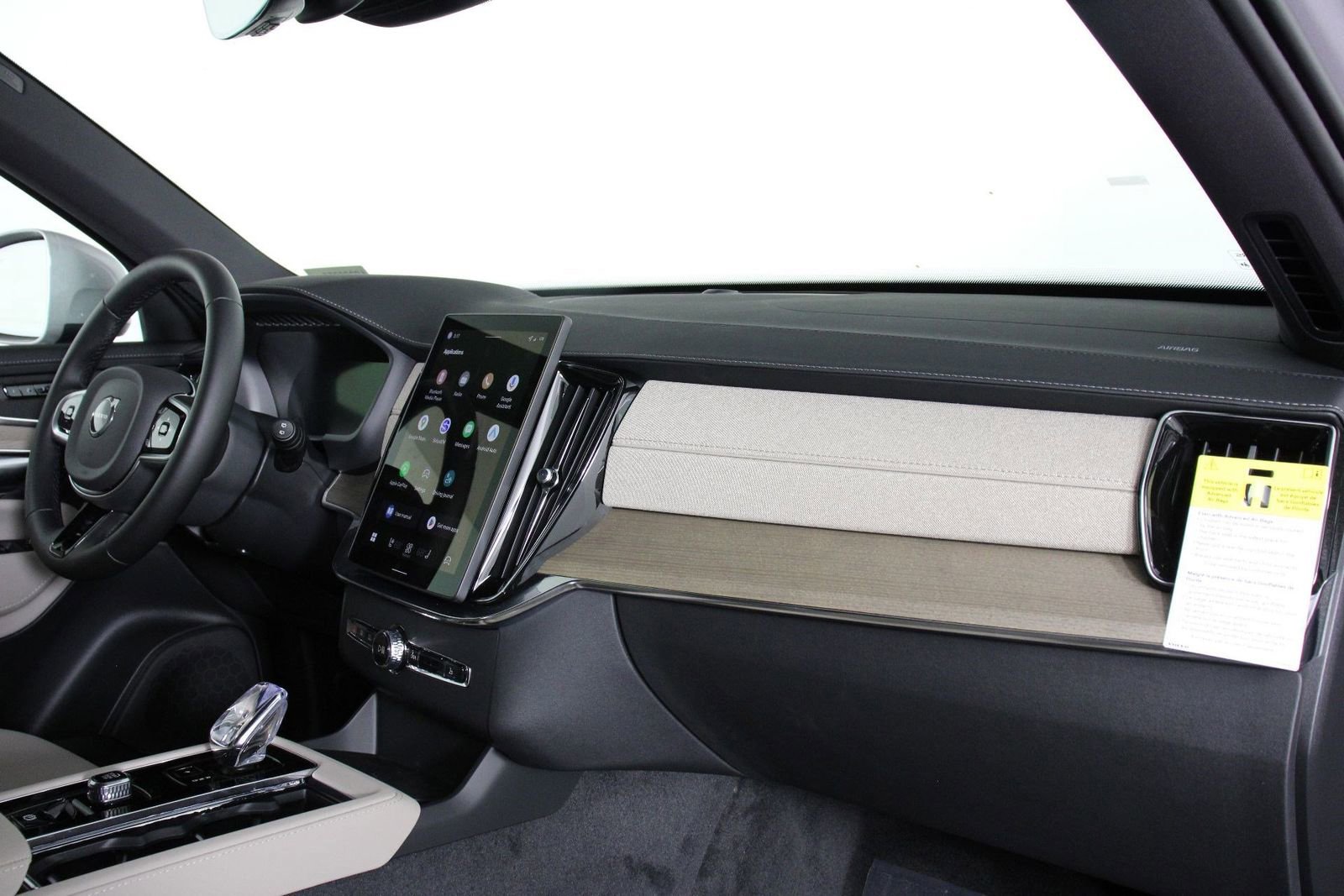 New 2026 Volvo XC90 B5 Plus w/ Protection Package image 9