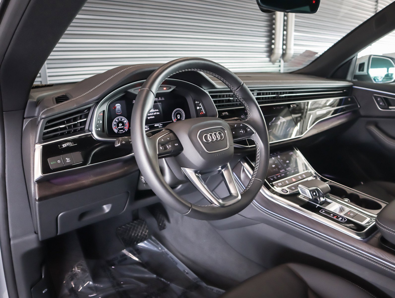 Used 2023 Audi Q8 Premium Plus w/ Premium Plus Package image 17