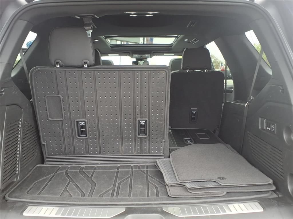 Used 2025 Chevrolet Tahoe RST w/ Comfort Package AWD/4WD image 32