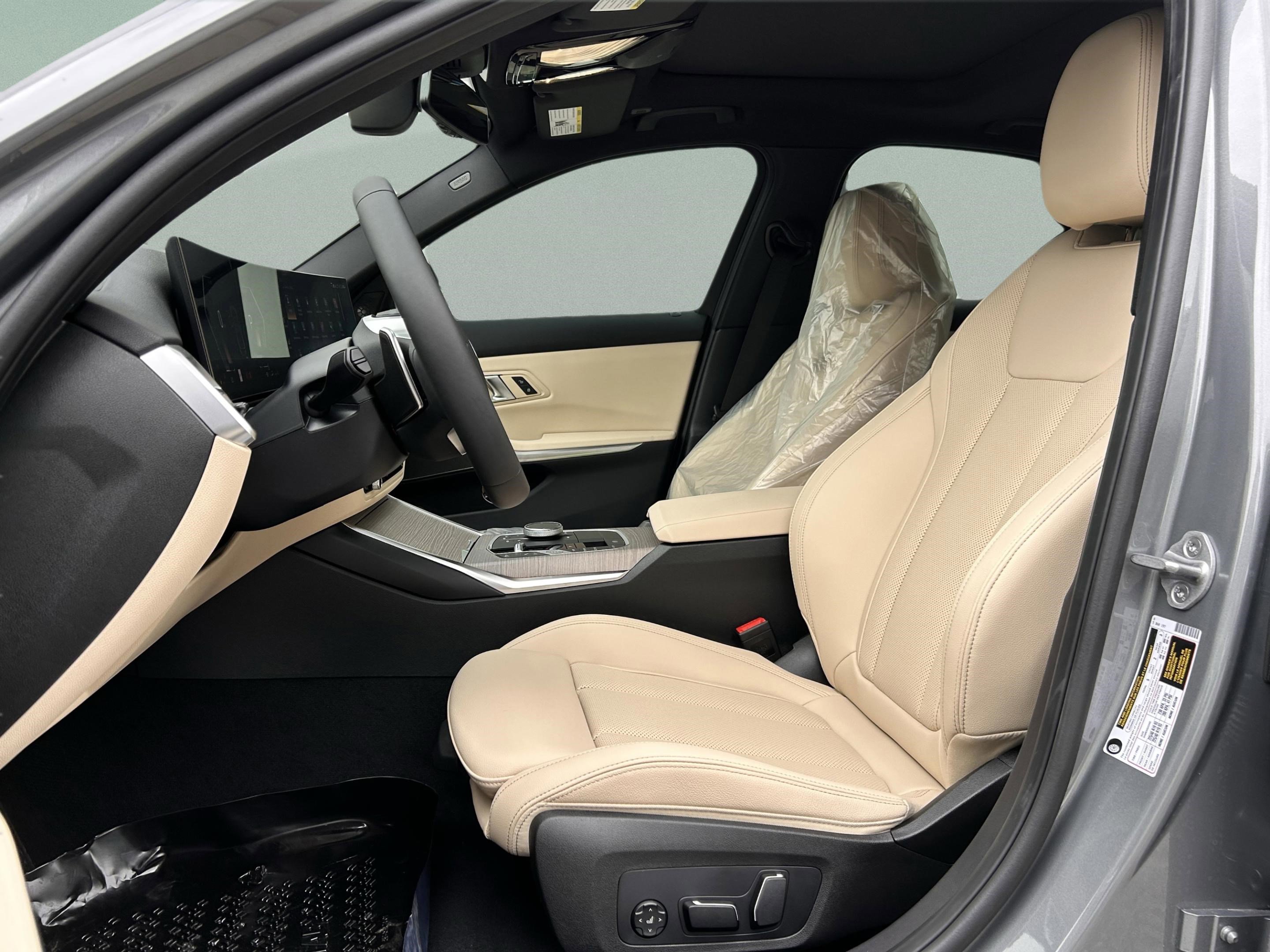 Used 2026 BMW 330i Sedan w/ Premium Package image 25