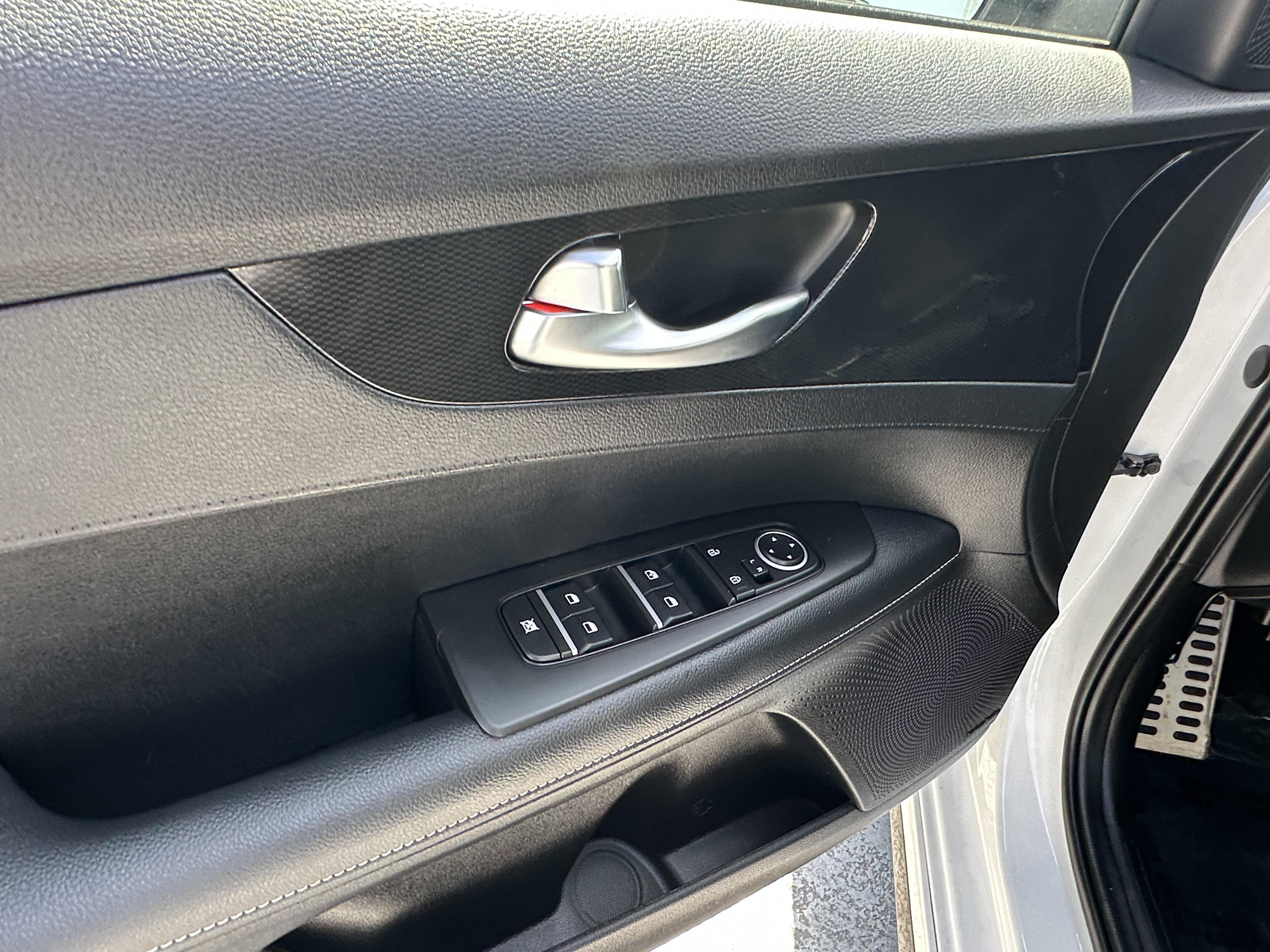 Certified 2023 Kia Forte GT-Line w/ GT-Line Premium Package FWD image 24