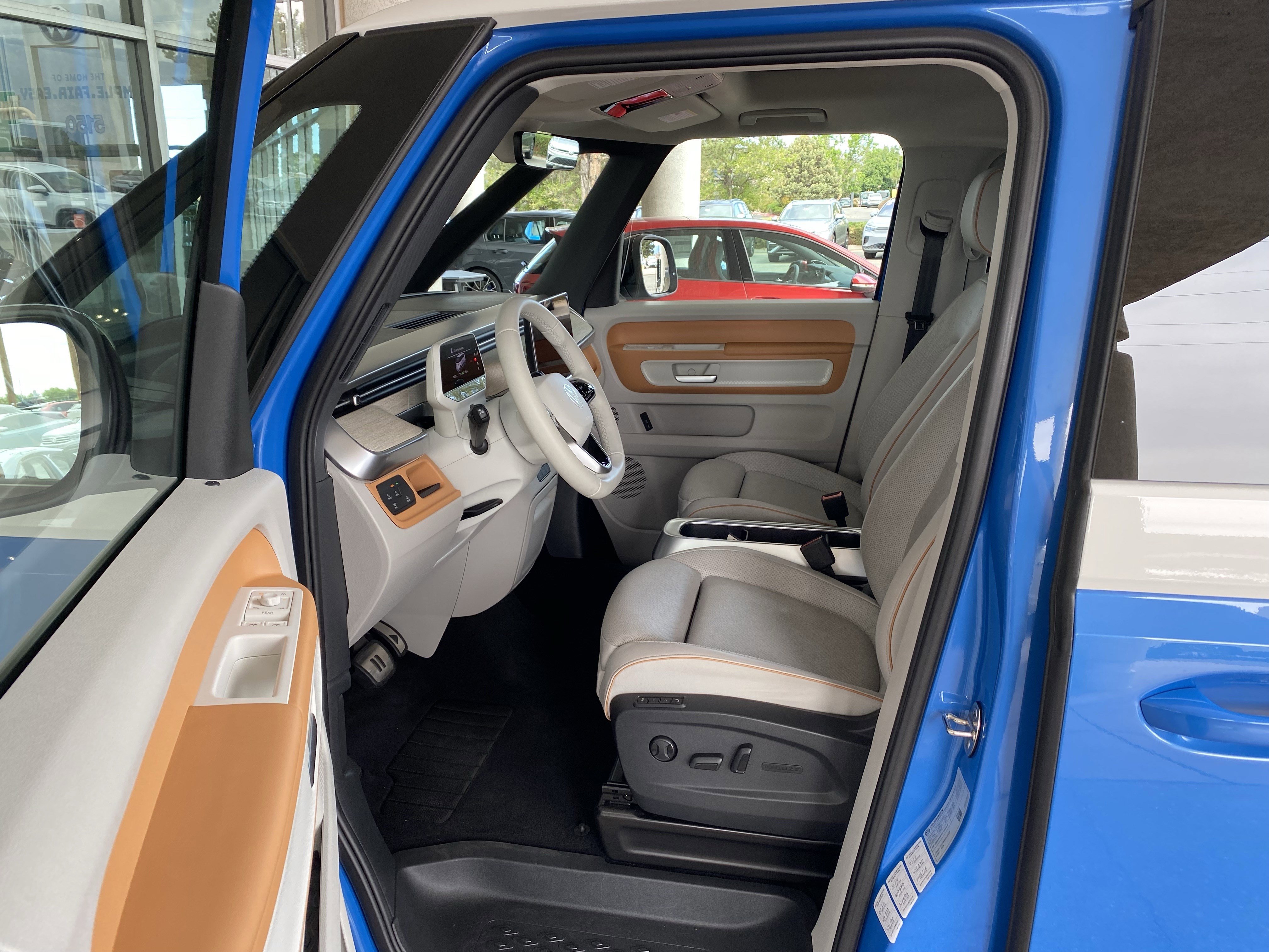 Used 2025 Volkswagen ID. Buzz 1st Edition AWD/4WD image 22