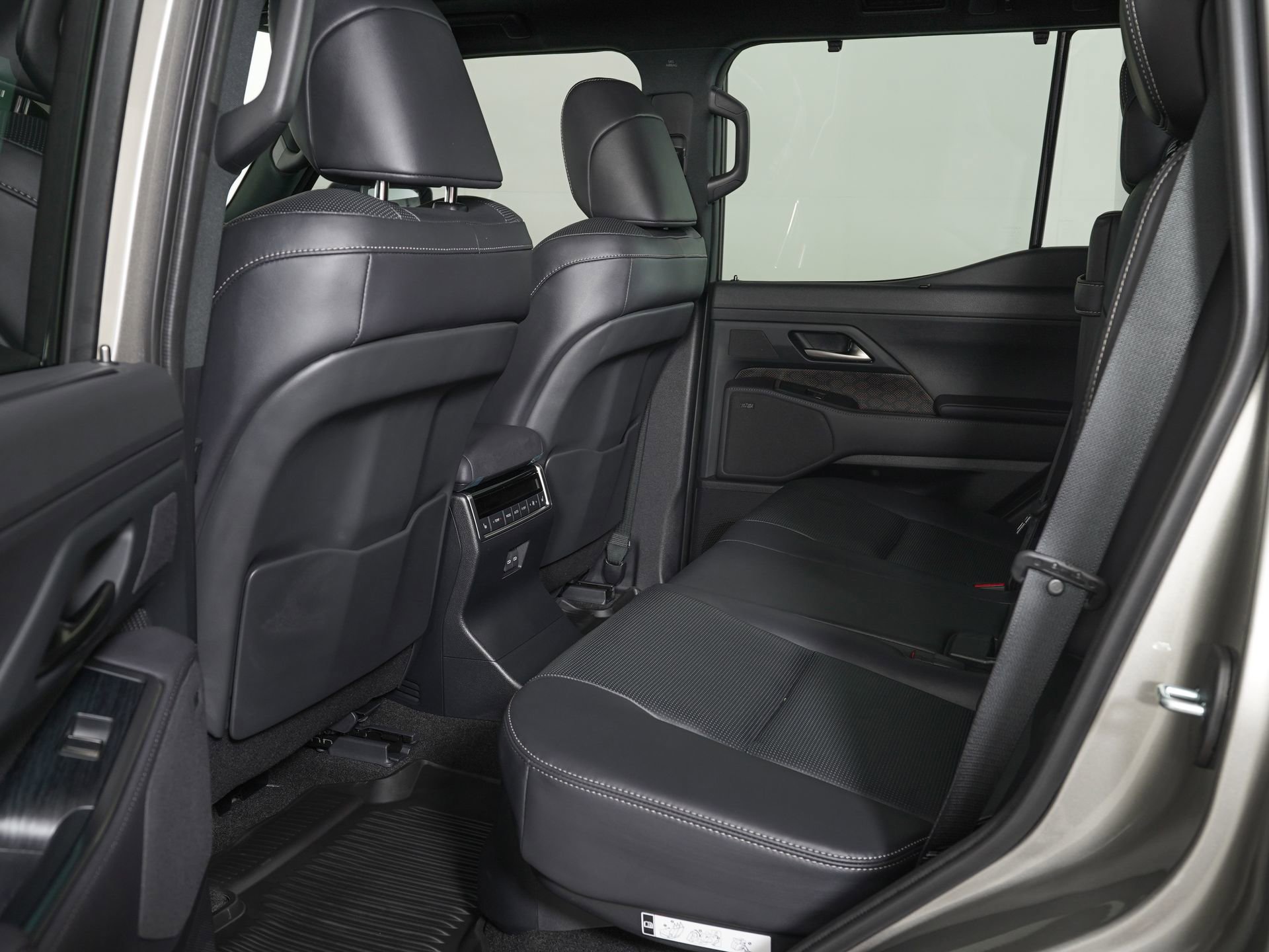 Used 2026 Lexus GX 550 w/ Accessory Package (2T) image 15