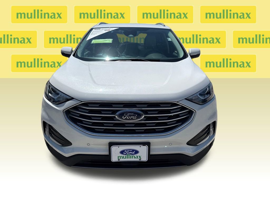 Used 2020 Ford Edge Titanium FWD image 11