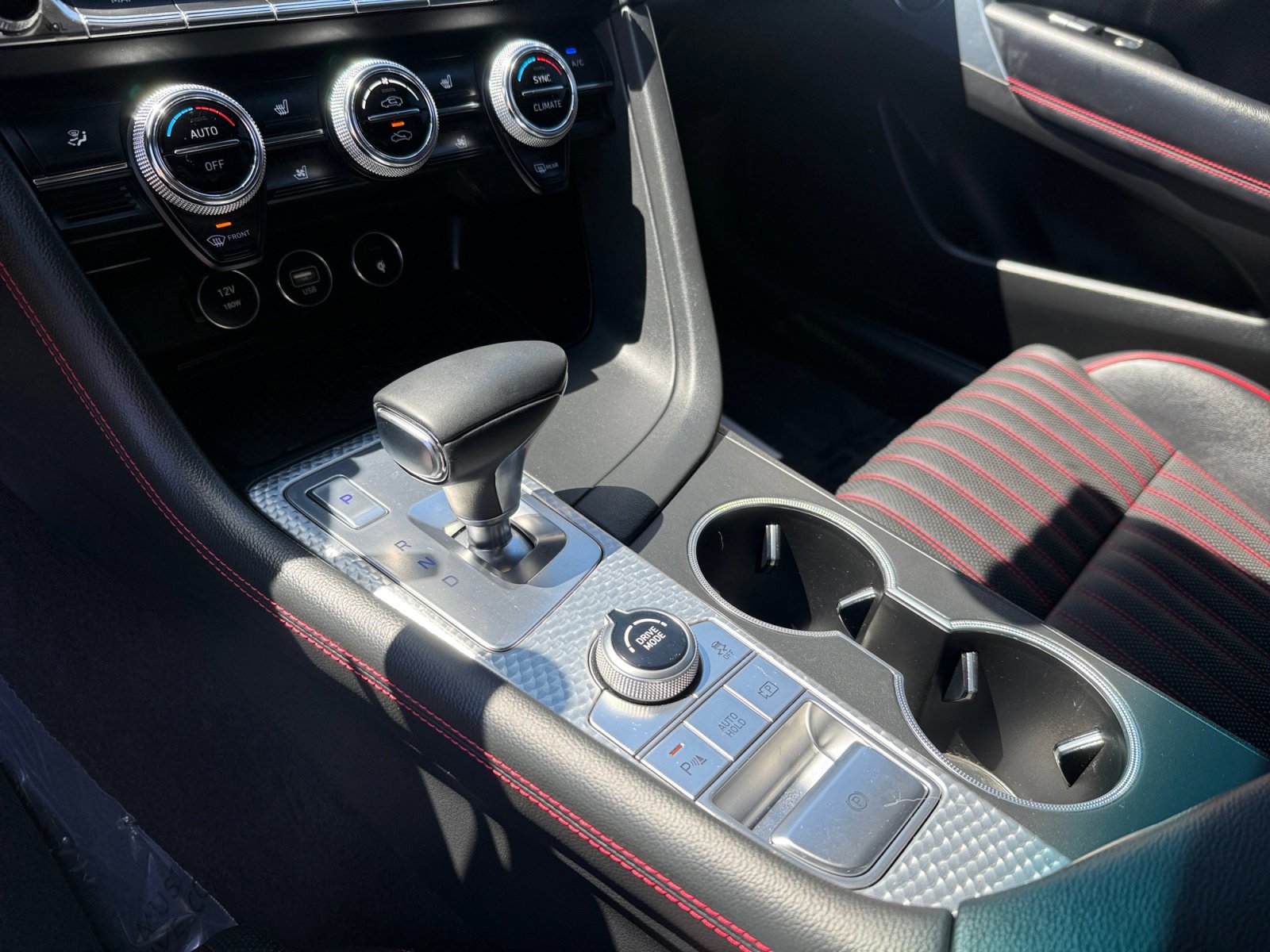 Used 2023 Genesis G70 3.3T w/ Sport Advanced Package image 13