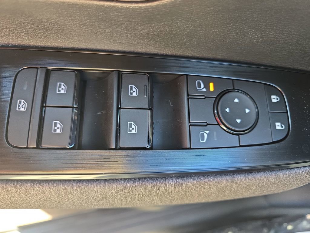 New 2026 Nissan Kicks SV w/ SV Premium Package image 30