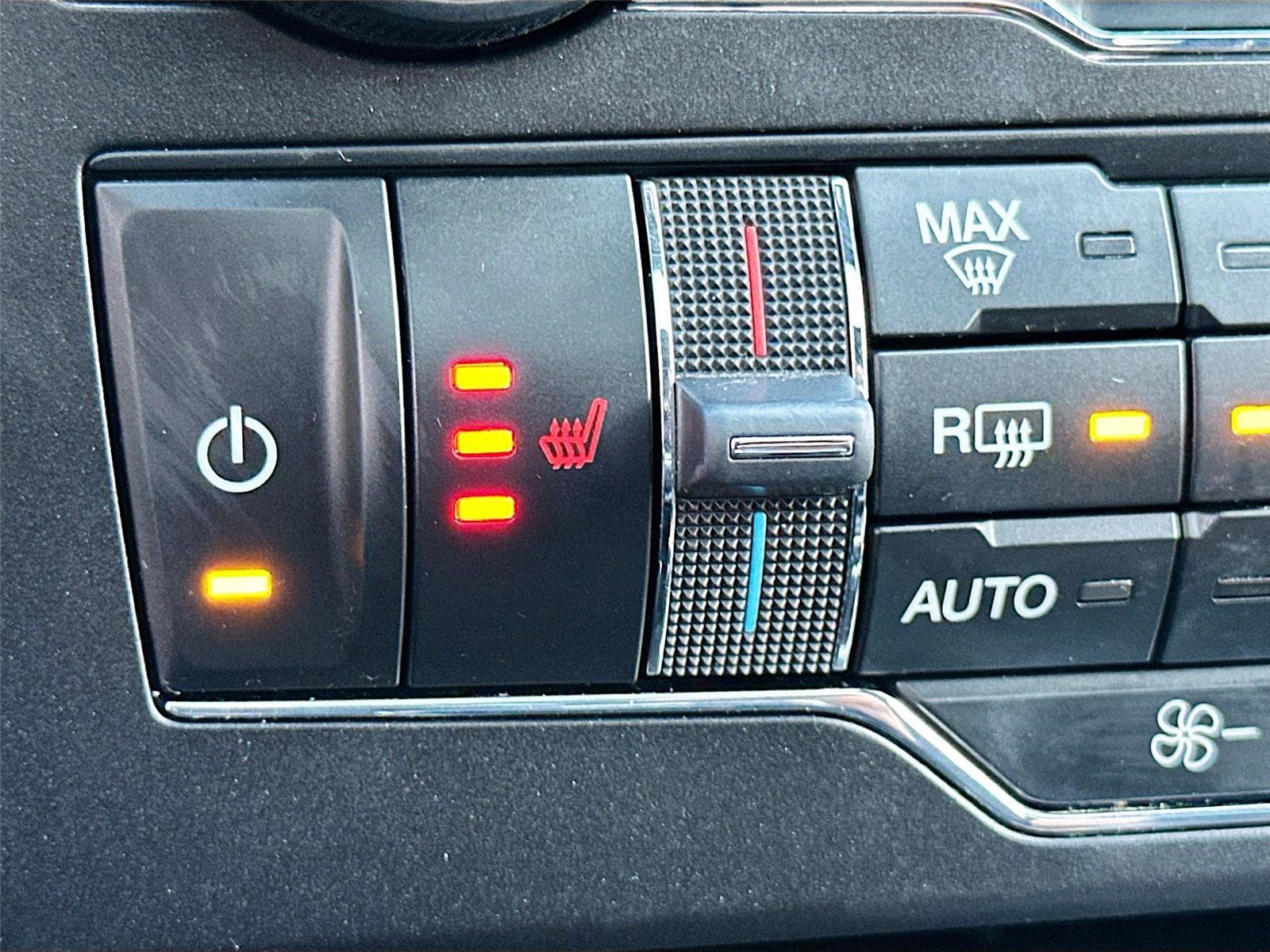 Used 2018 Ford Explorer XLT w/ Equipment Group 202A image 20