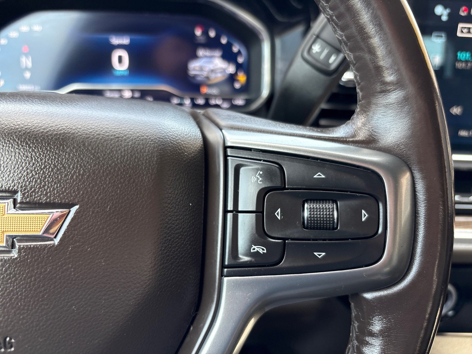 Used 2022 Chevrolet Silverado 1500 LT AWD/4WD image 18