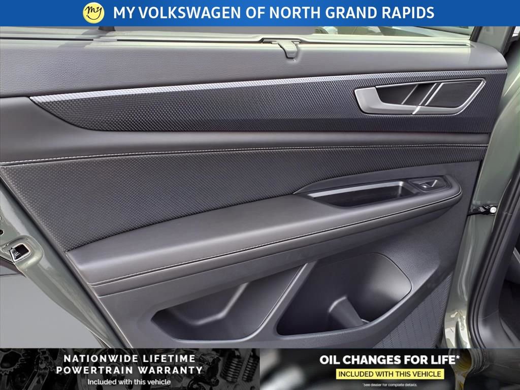 New 2026 Volkswagen Atlas Cross Sport SEL R-Line image 11