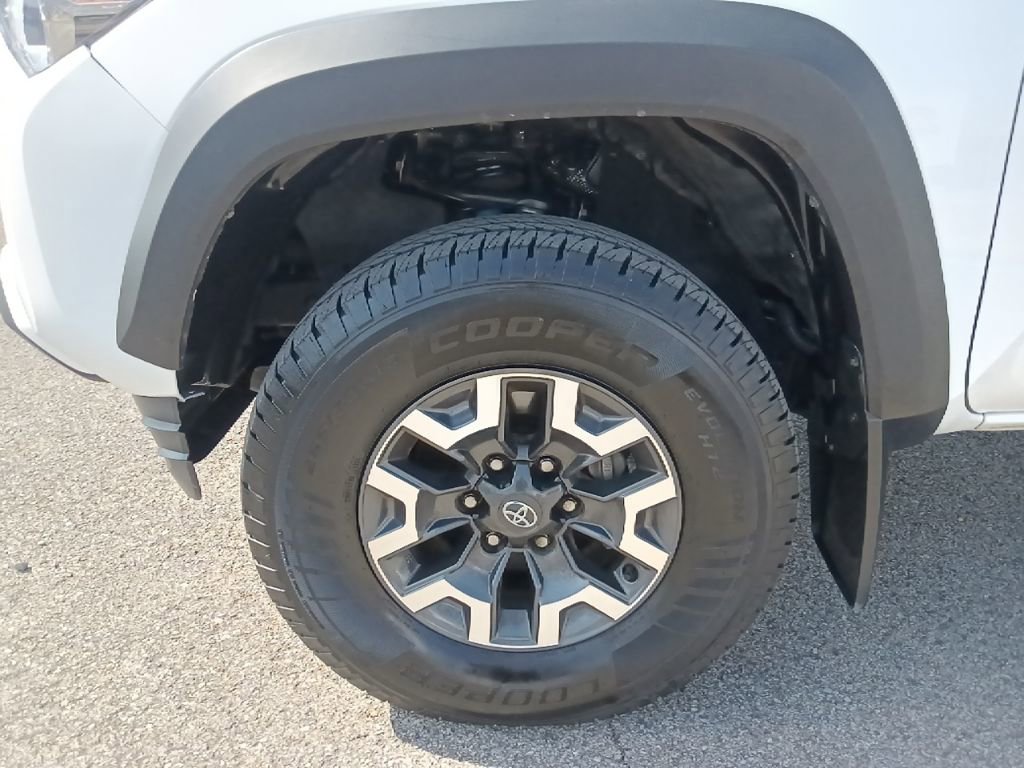 Used 2023 Toyota Tacoma TRD Off-Road image 10