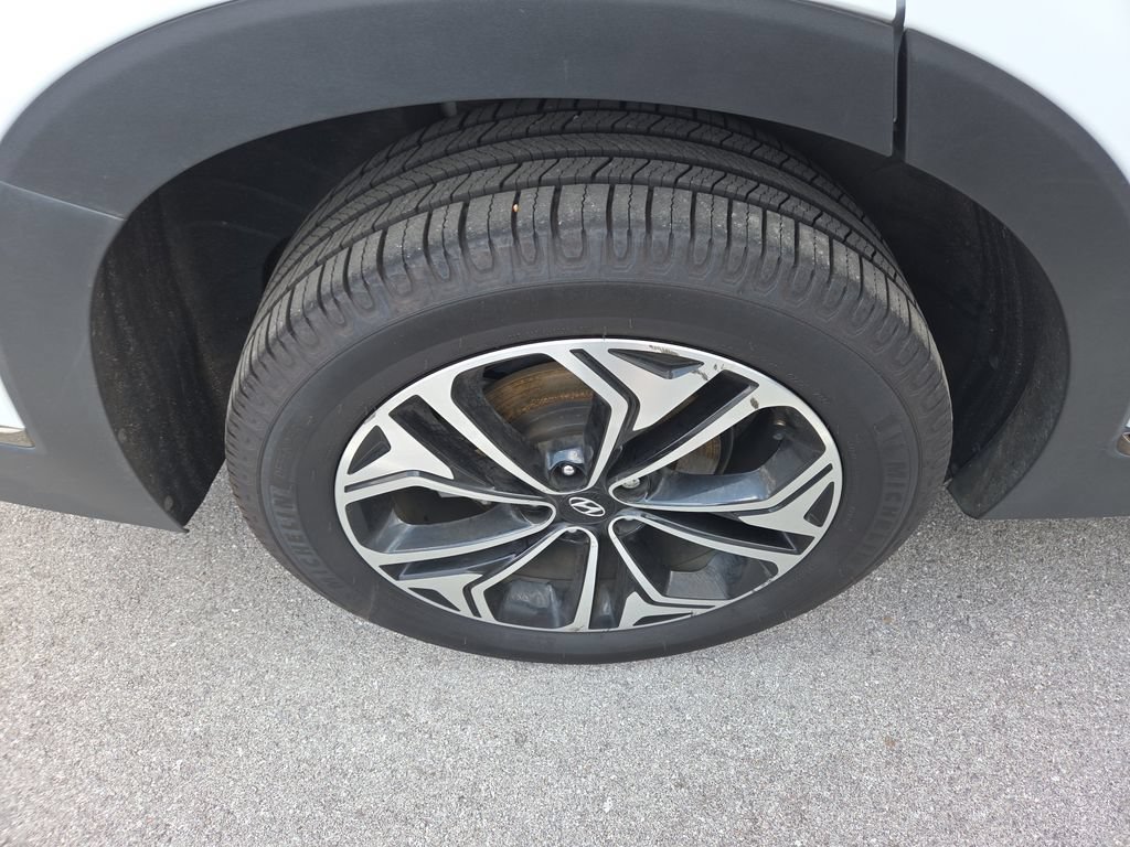 Used 2020 Hyundai Santa Fe Limited FWD image 3