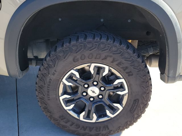 Used 2022 Chevrolet Silverado 1500 ZR2 w/ Technology Package AWD/4WD image 14