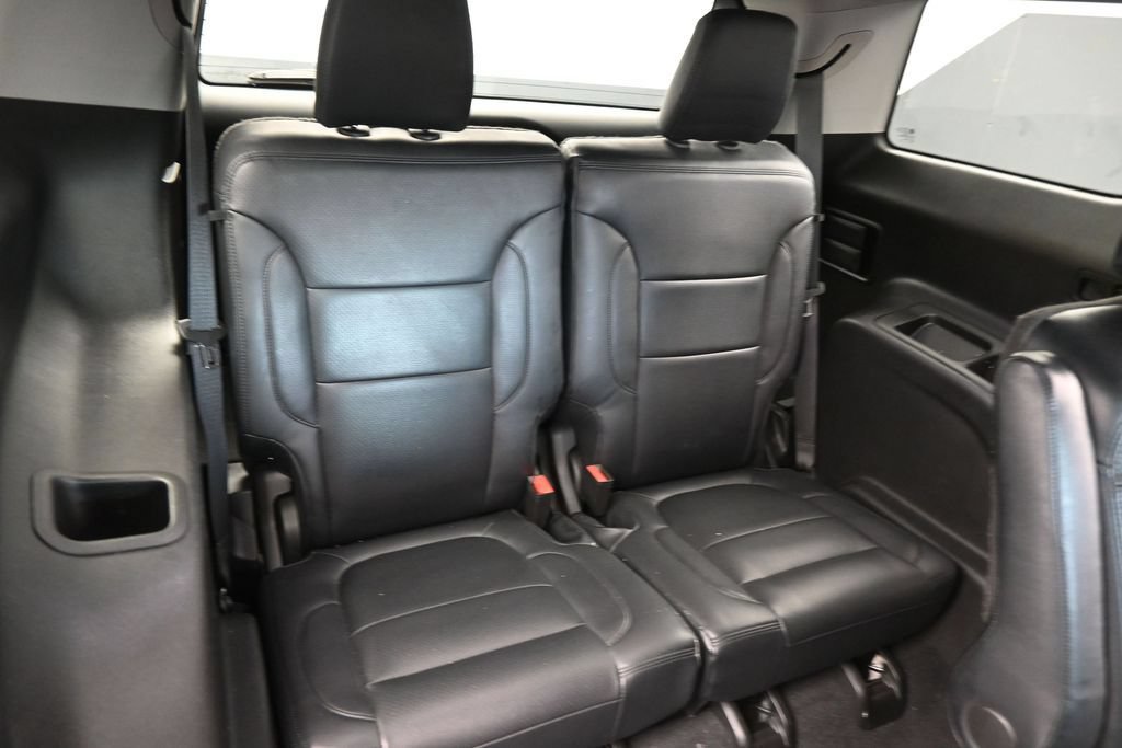 Used 2023 GMC Acadia SLE w/ Driver Convenience Package FWD image 44