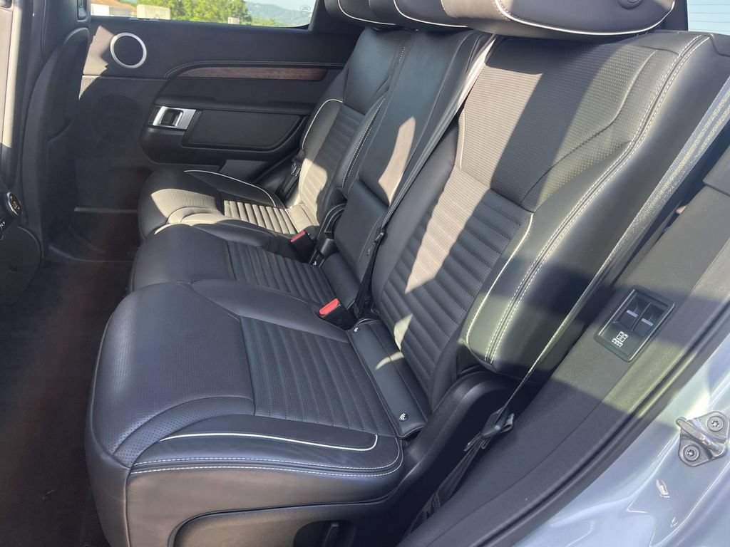 Used 2022 Land Rover Discovery S R-Dynamic AWD/4WD image 10