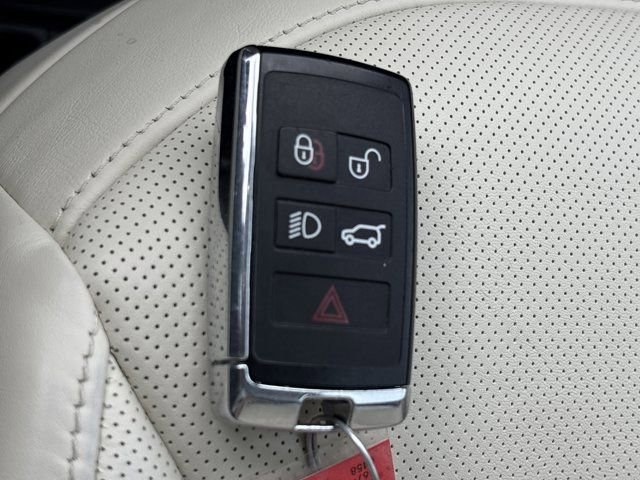 Used 2024 Land Rover Range Rover SE image 47
