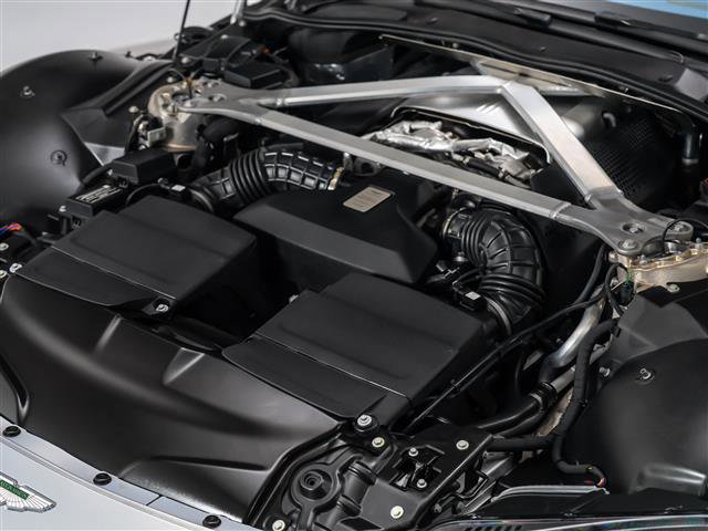 Used 2023 Aston Martin V8 Vantage Roadster image 28