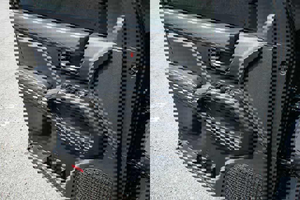 Used 2025 Toyota Tacoma TRD Off-Road image 28