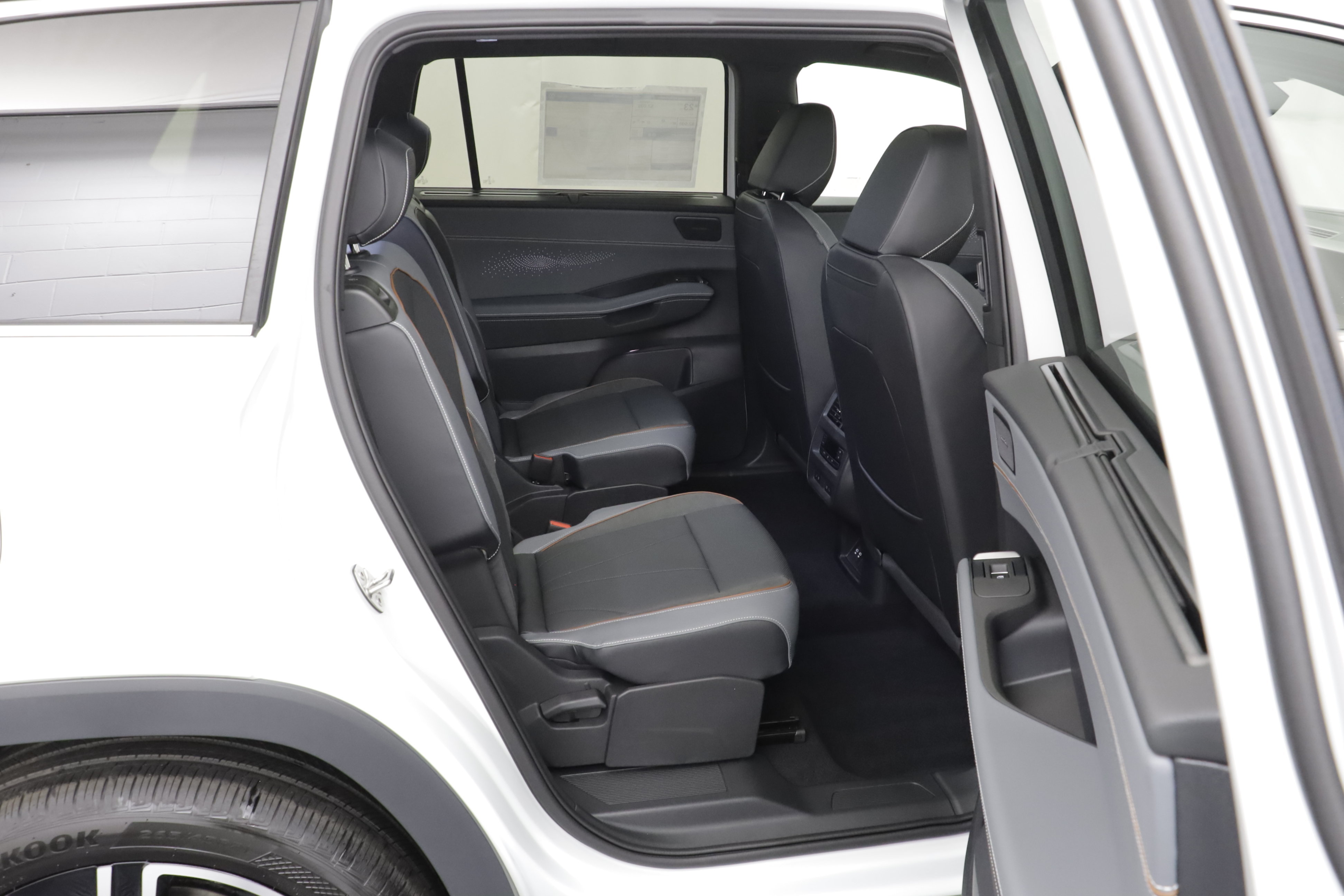 New 2027 Volkswagen Atlas SEL Premium R-Line AWD/4WD image 26