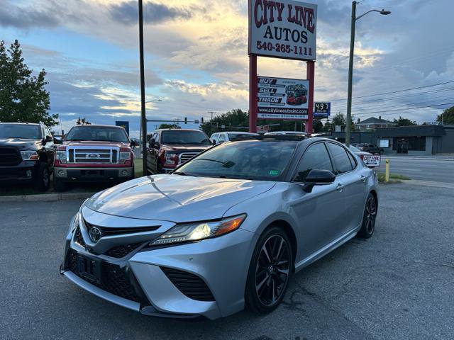 Used 2018 Toyota Camry XSE image 9