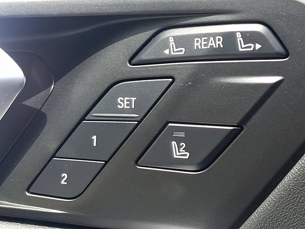 Certified 2024 BMW X7 xDrive40i AWD/4WD image 27