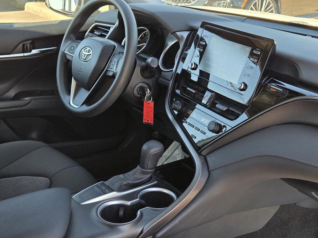 Used 2023 Toyota Camry LE image 10