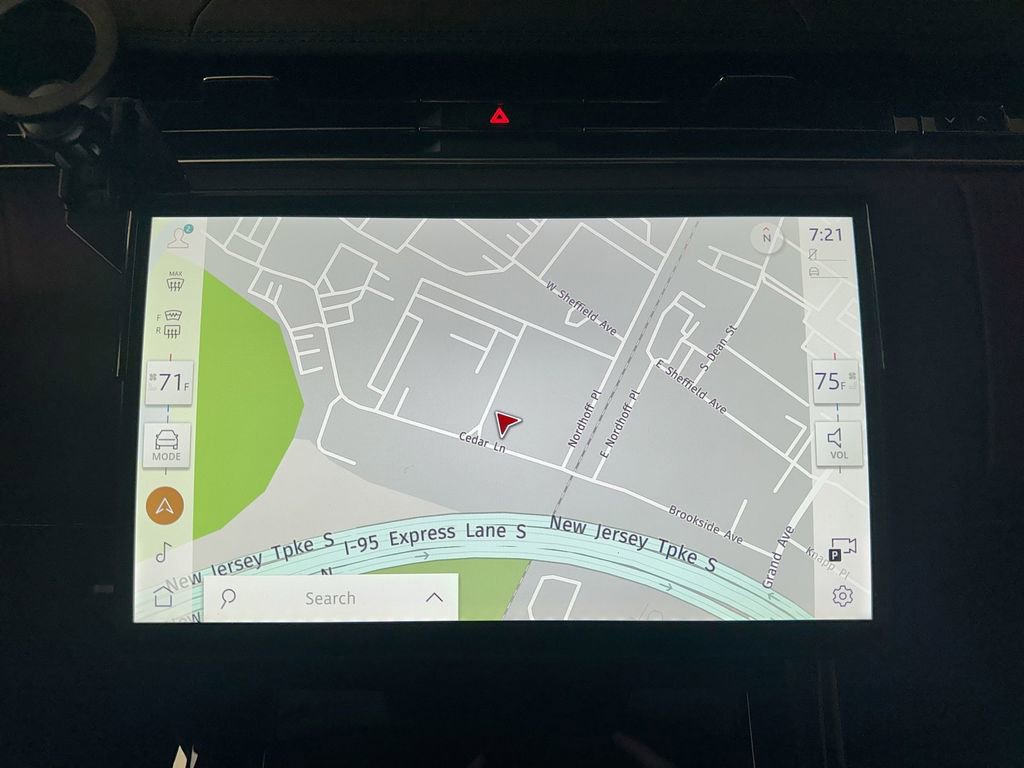 Used 2025 Land Rover Range Rover Sport Dynamic SE image 16