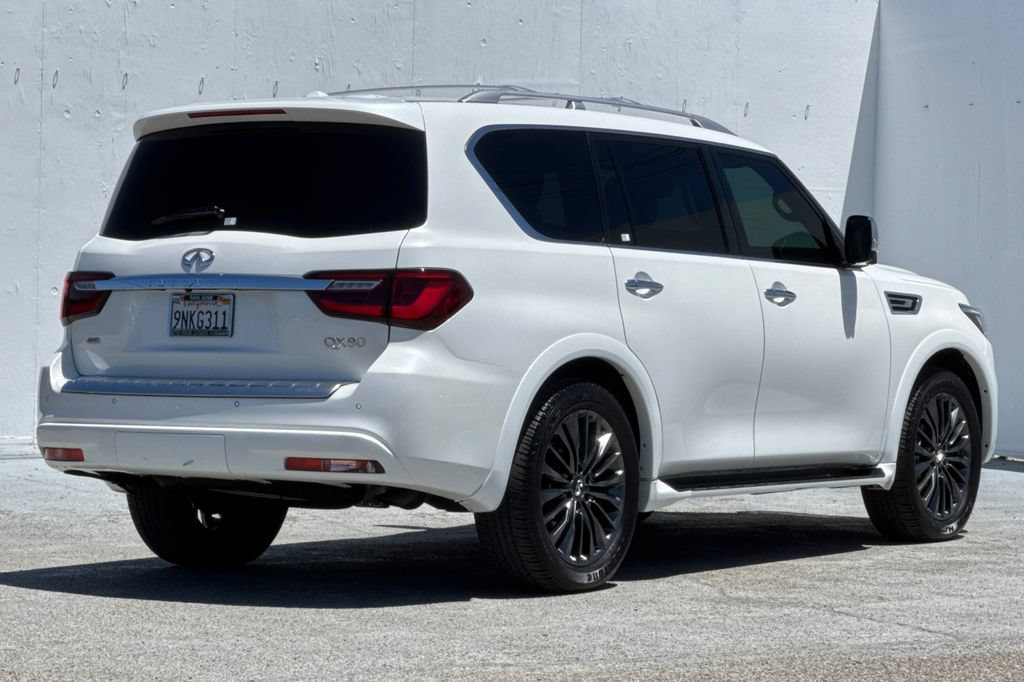 Used 2024 INFINITI QX80 Sensory w/ Cargo Package AWD/4WD image 3