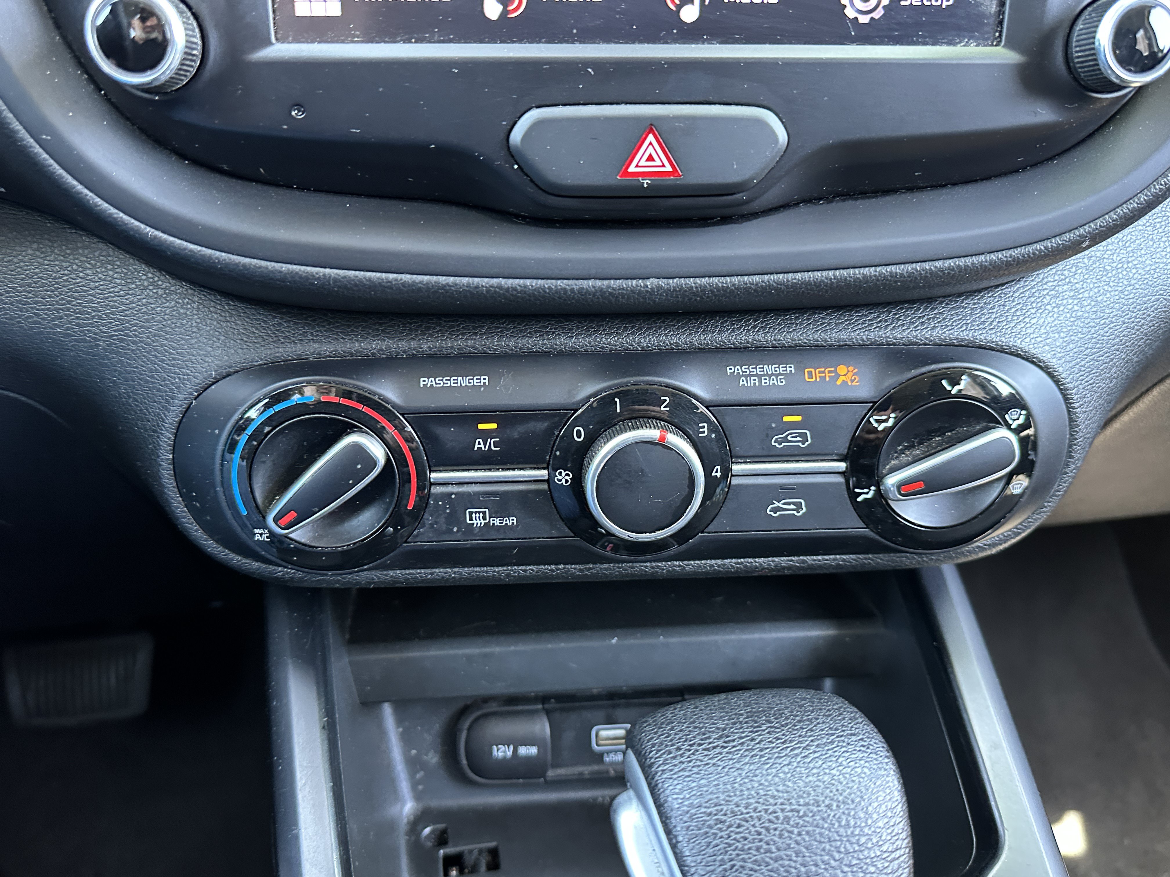 Certified 2022 Kia Soul LX w/ Technology Package FWD image 28