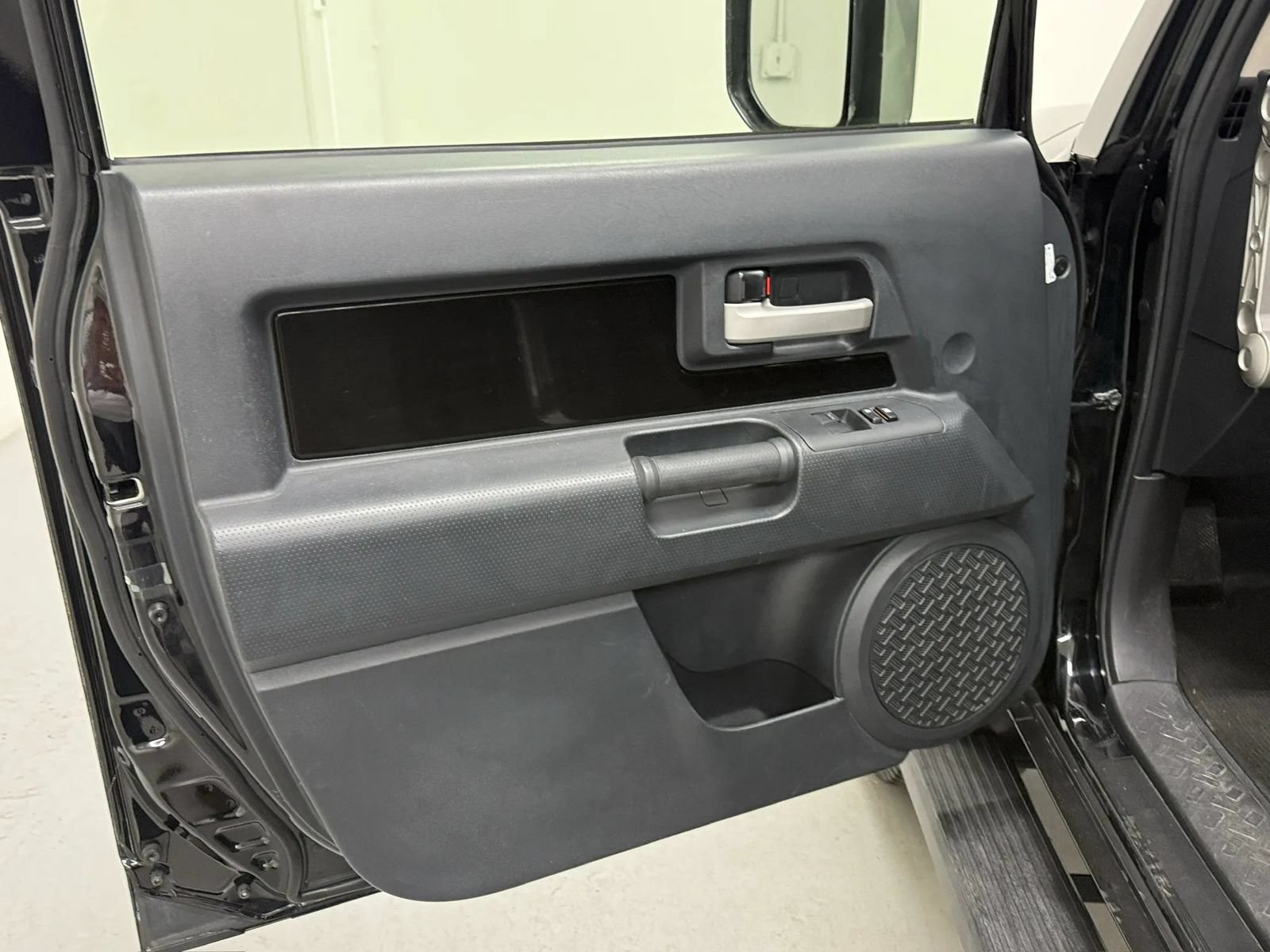 Used 2014 Toyota FJ Cruiser 4WD w/ Upgrade Package image 30