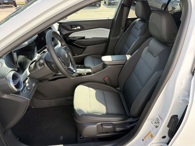 New 2026 Chevrolet Trax LT w/ LT Convenience Package FWD image 12