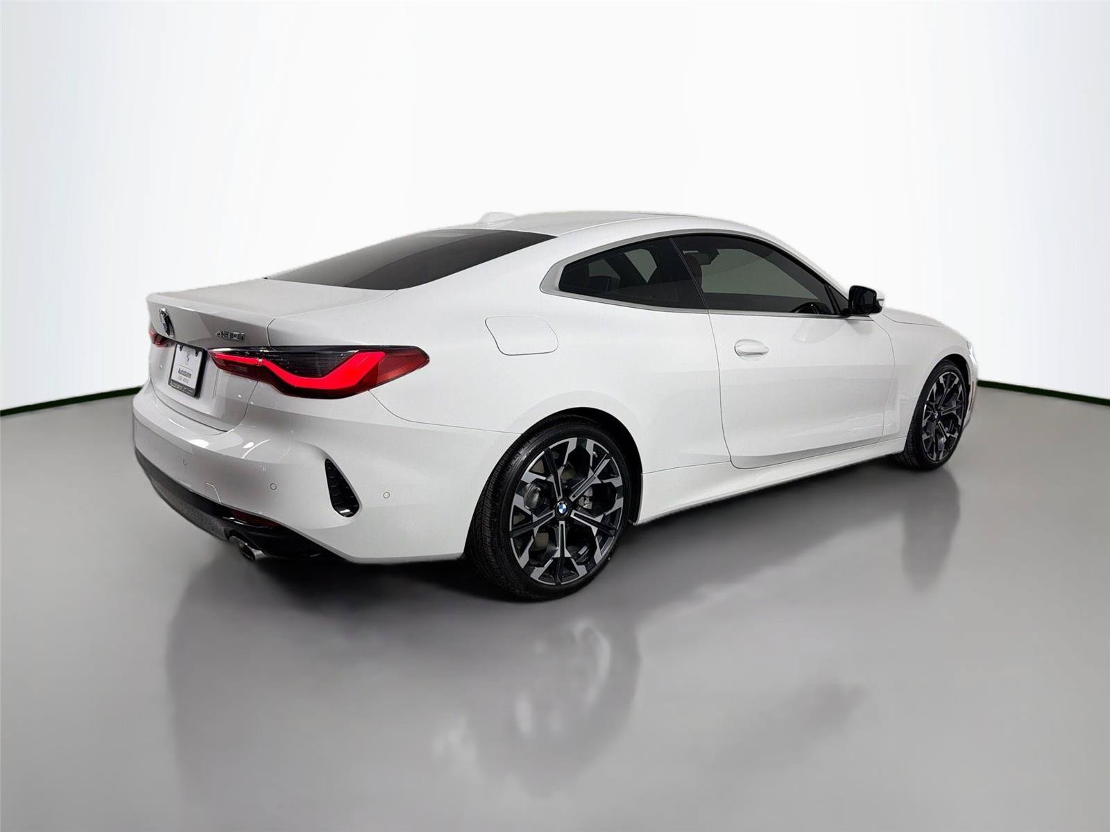New 2026 BMW 430i Coupe w/ Parking Assistance Package RWD image 6