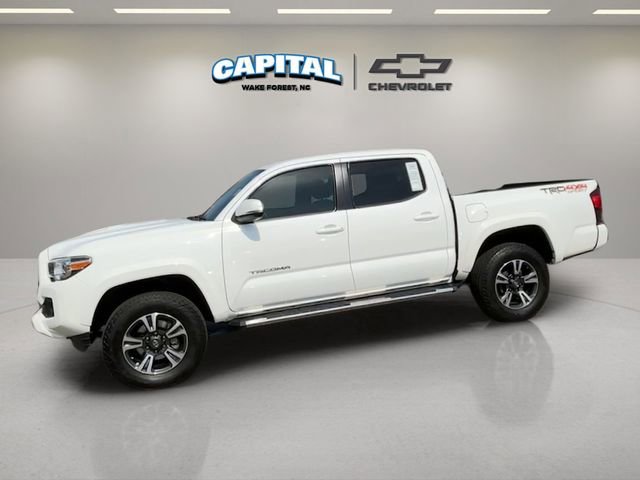 Used 2019 Toyota Tacoma TRD Sport AWD/4WD image 2