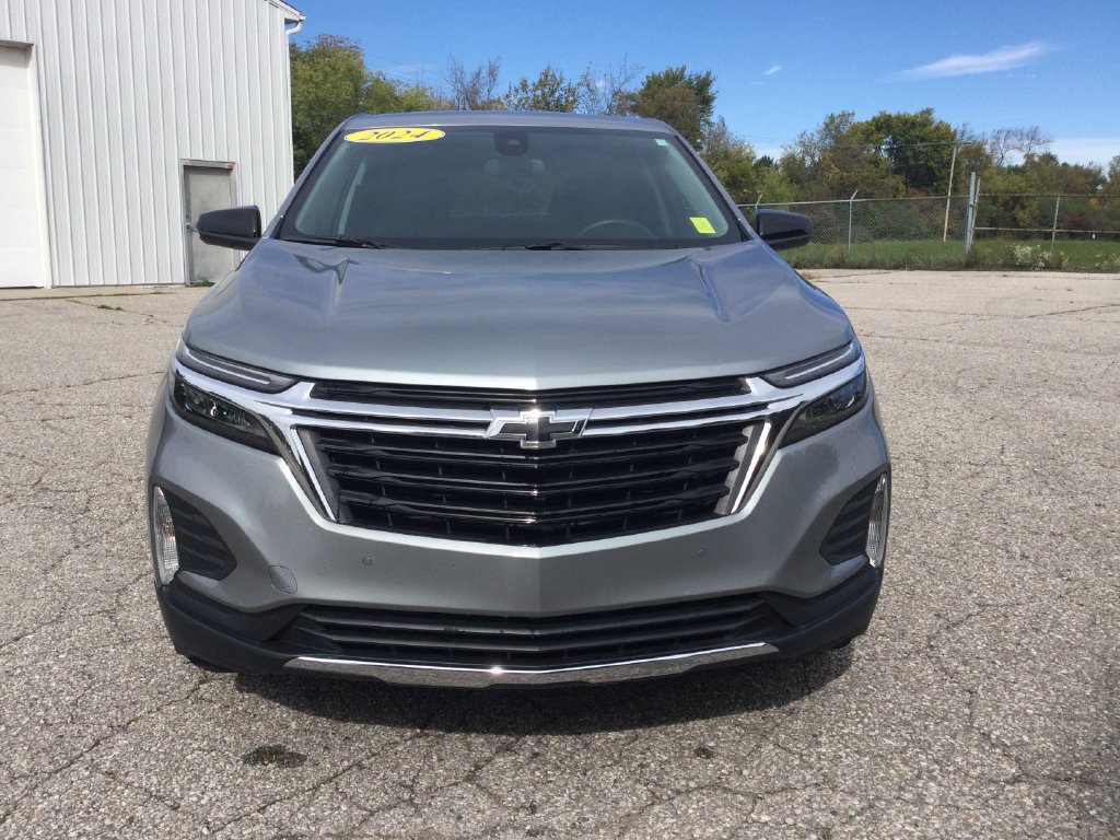 Used 2024 Chevrolet Equinox LT w/ LPO, Floor Liner Package FWD image 2