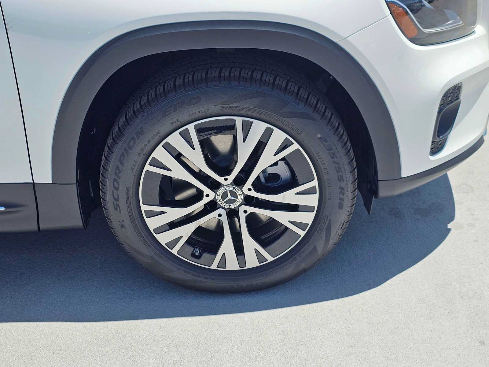 New 2026 Mercedes-Benz GLB 250 image 9